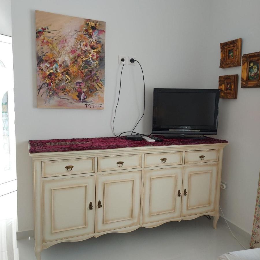 Nn & Near Athens Airport Villa